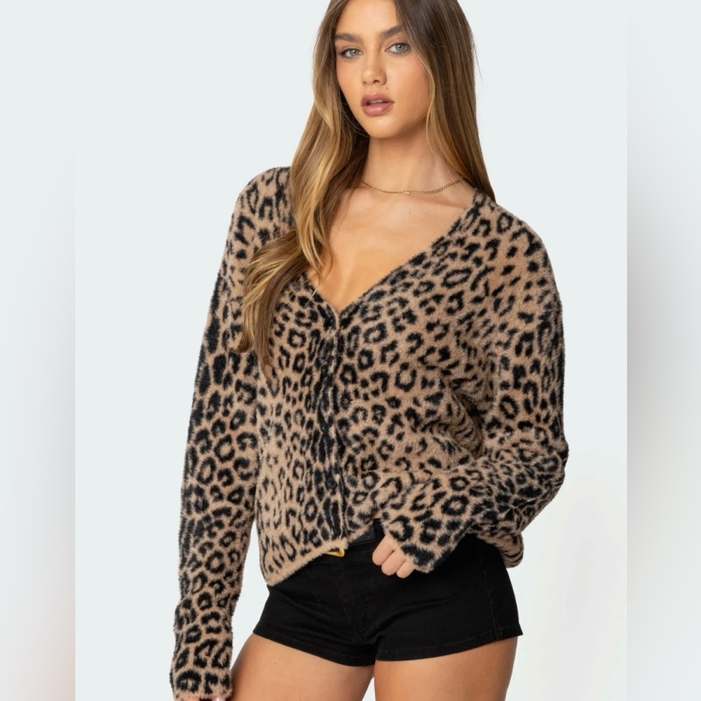 Edikted Tan and Black Leopard V-Neck Sweater